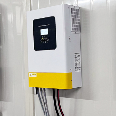 5.5KW Single Phase Hybrid Inverter 48VDC Pure Sine Wave MPPT Adjustable Charging Current Voltage